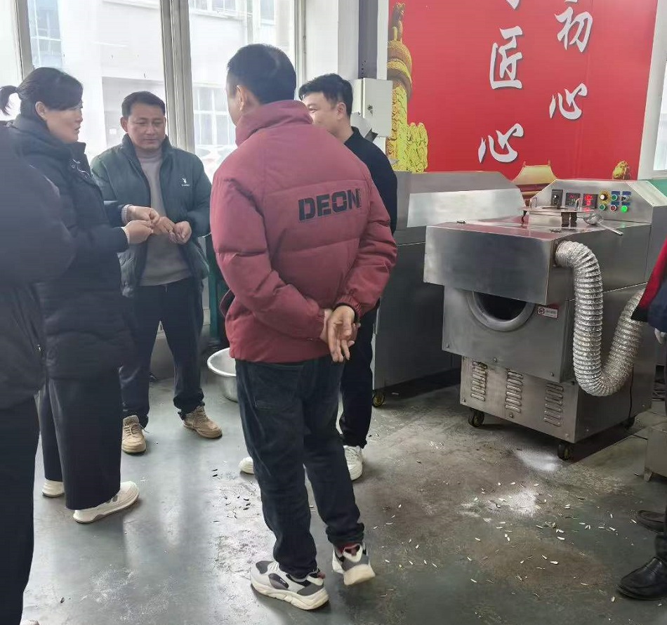 山东客户现场考察订购许昌不朽情缘MG-中国官方网站中型电磁炒货机